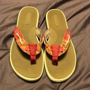 Sperry pink flip flops